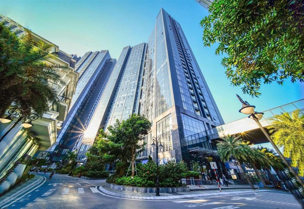 Bán căn 3pn 90m2 view cv nội khu/ full đồ/ đã có sổ/ giá bán 9.2 tỷ bao phí/ 0986 558 ***