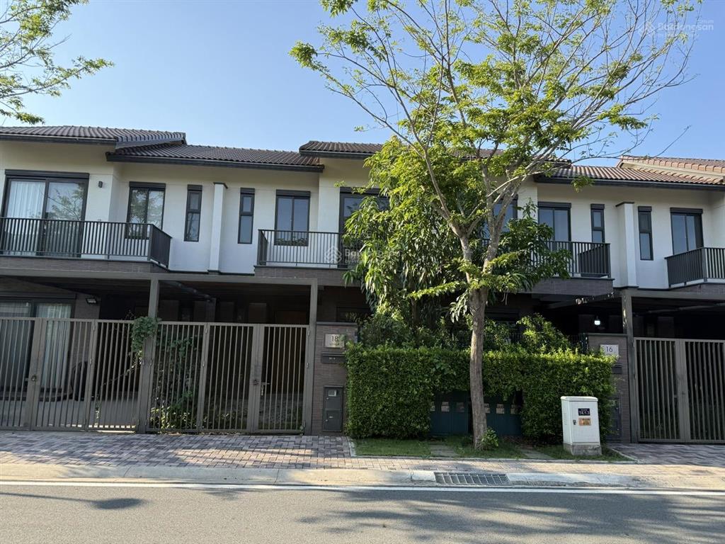 Chủ cần tiền cần bán gấp nhà phố vườn 1 lầu waterpoint giá chỉ 3,850 tỷ 0933 068 *** e. đạt