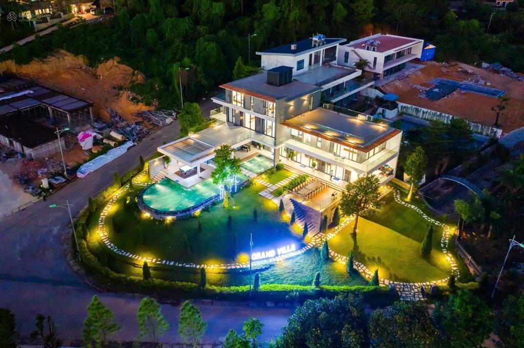 Giảm 1tỷ, bán gấp lô đất 1136m2 bt trong sân golf tam đảo, sổ đỏ lâu dài, 100% thổ cư, giá 13tr/m2