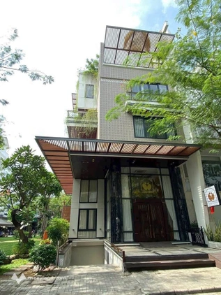 Bán/cho thuê căn góc Hưng Gia 2, 8m x 18,5m, nội thất cao cấp, thang máy, cạnh công viên