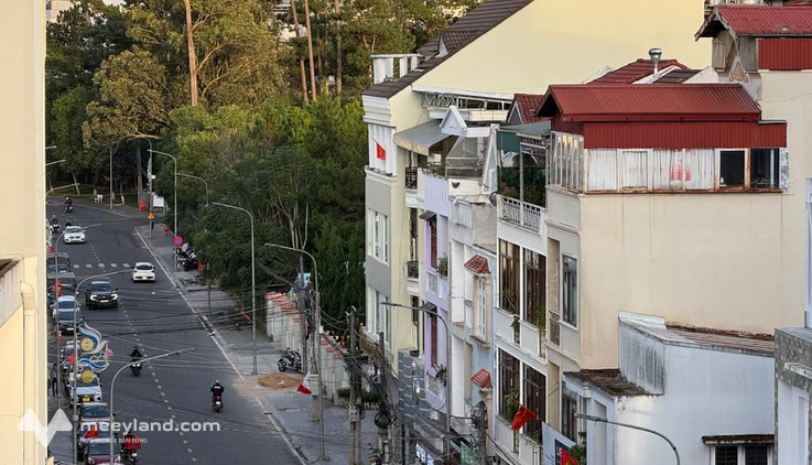 Cho thuê mặt bằng kinh doanh 60m2, mặt tiền 5m, có hầm để xe tại Phạm Ngũ Lão, Đà Lạt
