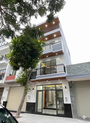 Nhà 4 tầng trung tâm Phan Rang đủ đồ, sẵn ở, giá hời