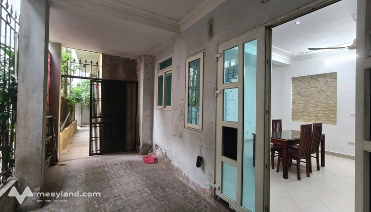 Ngôi nhà nguyên căn tọa lạc tại 75 Phú Diễn, mang đến không gian sống yên bình giữa lòng khu dân cư
