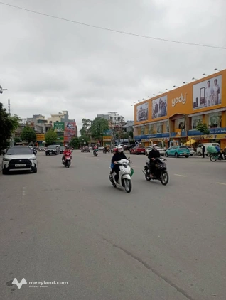 Nhà mặt phố Nguyễn Trãi, 100m2, 4 tầng gỗ lim, giá 12 tỷ, chốt nhanh kẻo lỡ
