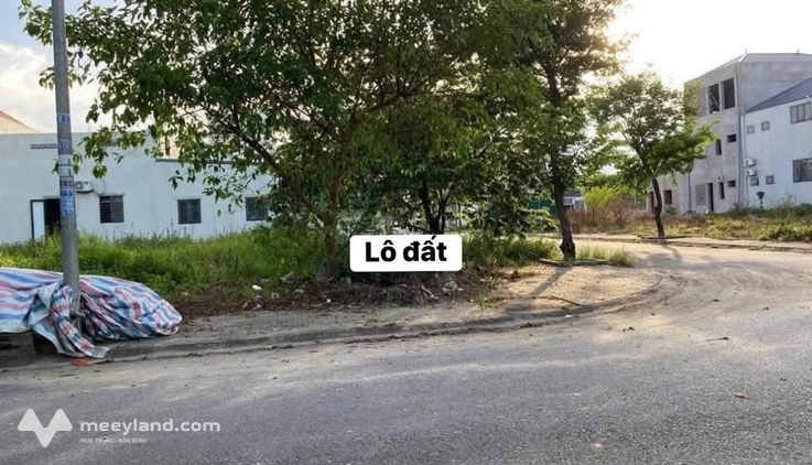 Bán đất 2 mặt tiền 136m2 tại Đồng Hới, Quảng Bình, giá 2,3 tỷ