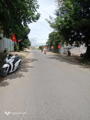 Đất vàng Kon Tum, mặt tiền 4,5m, kinh doanh sầm uất, giá chỉ 400 triệu