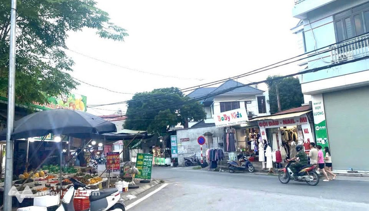 Đất vàng kinh doanh, ngay ngã ba chợ Định Trung, Vĩnh Yên, chỉ 4 tỷ