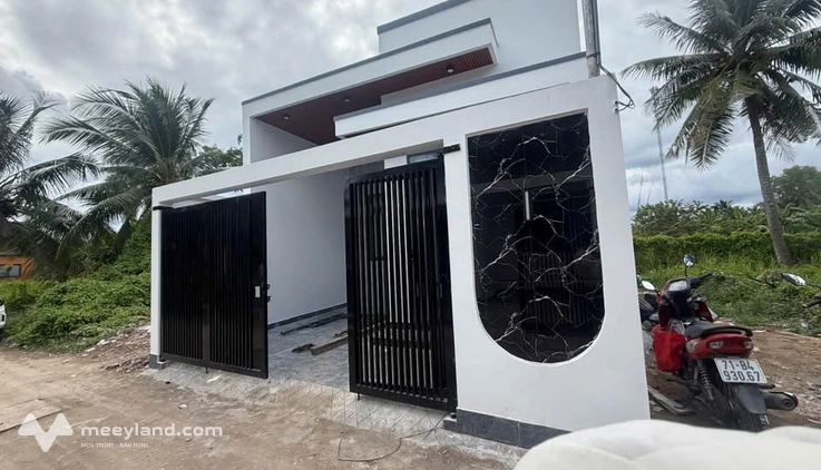 Nhà Phú Tân 1,19 tỷ, đậu xe hộp, nội thất xịn, sách vali là ở