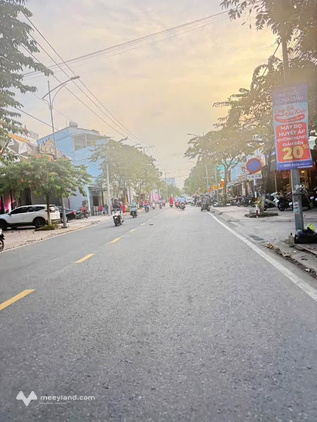 Nhà mặt tiền Nguyễn Văn Thiệt, Vĩnh Long, diện tích khủng, giá mềm
