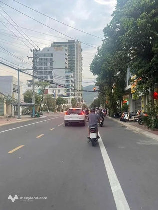 Nhà 2 tầng, mặt tiền đường Nguyễn Thị Định, Quy Nhơn, 69m2, hướng Đông Nam