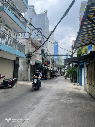 Nhà 3 tầng, hẻm xe tải 28m2, trung tâm Quận 10, giá 3,9 tỷ