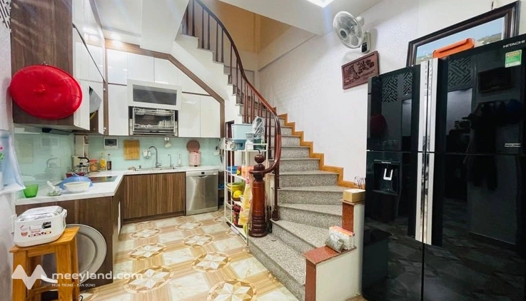 Nhà Ngọc Hà 6 tầng, thang máy, full nội thất, vài bước ra mặt phố