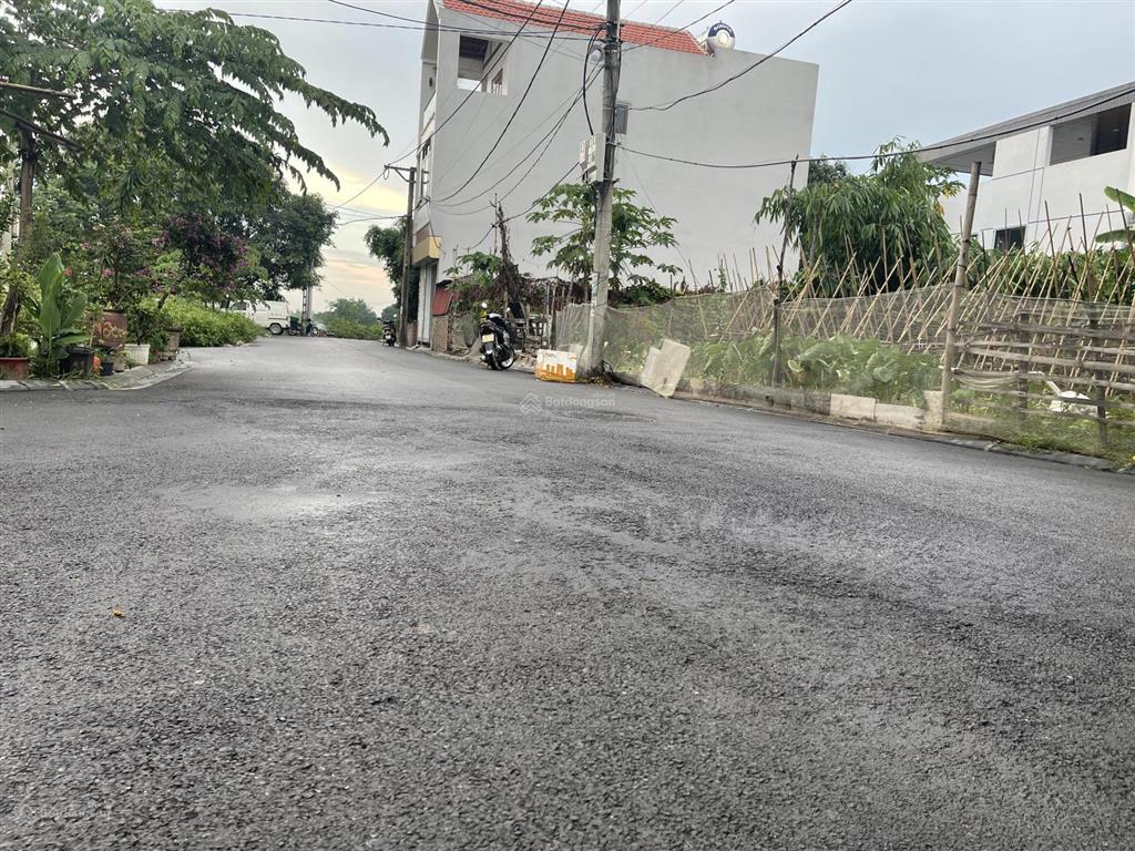 Chỉ hơn 3 tỷ! sở hữu ngay 42m đất vân nội đông anh mt 4m đường ô tô tránh sổ vuông vắn