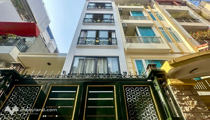 Nhà 7 tầng thang máy Hoàng Cầu - Đống Đa, 10 ngủ, ô tô cửa, sổ đỏ 71m2 - Ở kết hợp văn phòng