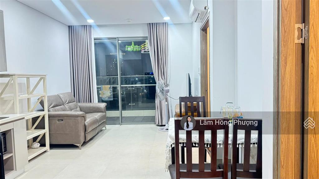 Bán căn hộ 2pn sky89 quận 7 giá 4,9 tỷ nhà đầy đủ nội thất 0939 220 ***
