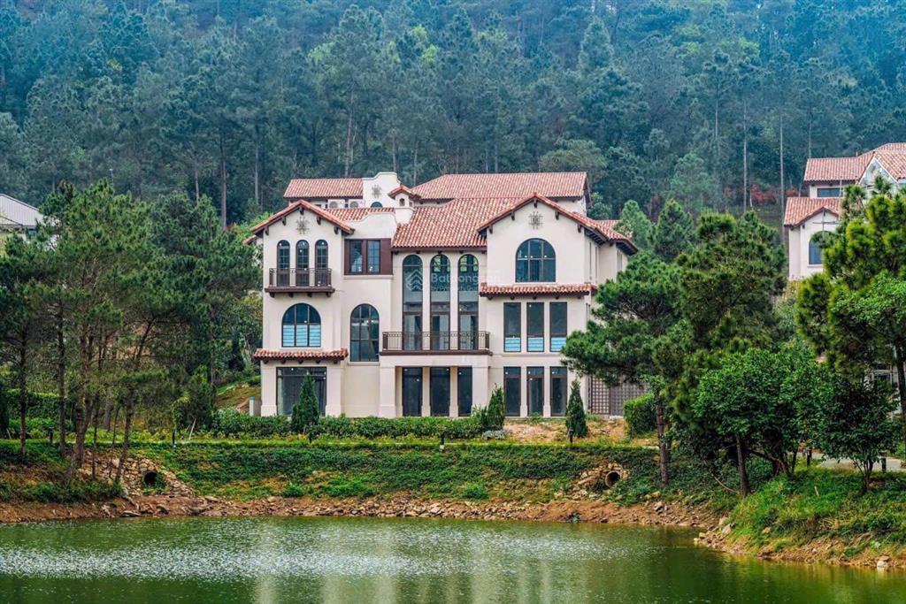 Bán 1200m2 dinh thự sân vườn phân khu orchard, view hồ, sổ lâu dài, contemporary mở rộng tầm nhìn