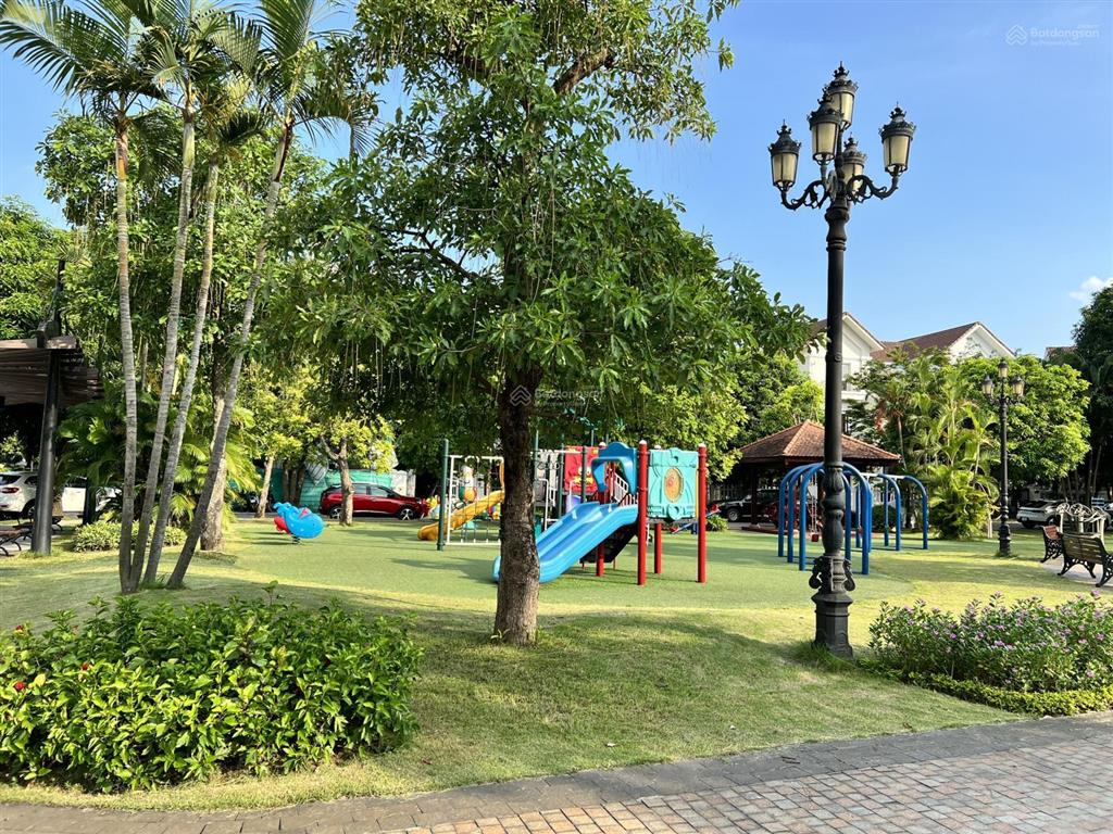 Bán biệt thự đơn lập hoa lan 381 m2 vinhomes riverside, vườn hoa trước nhà, view ngã ba sông