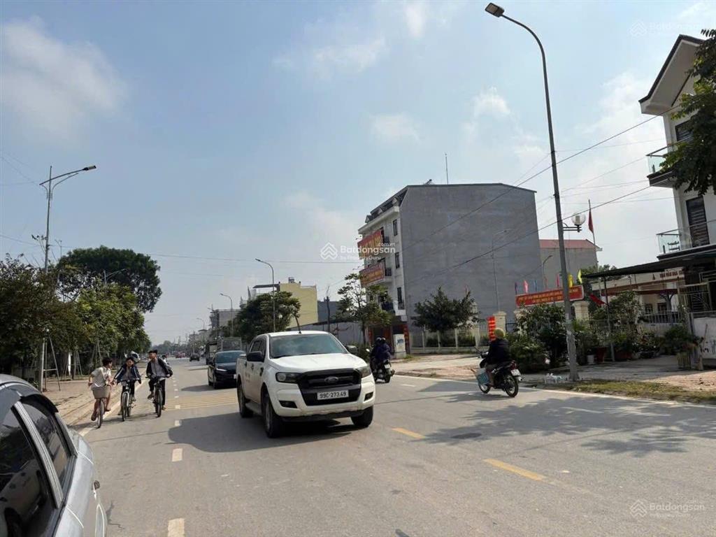 Chính chủ cần bán lô đất vị trí đẹp cạnh khu công nghiệp quang châu giá tốt