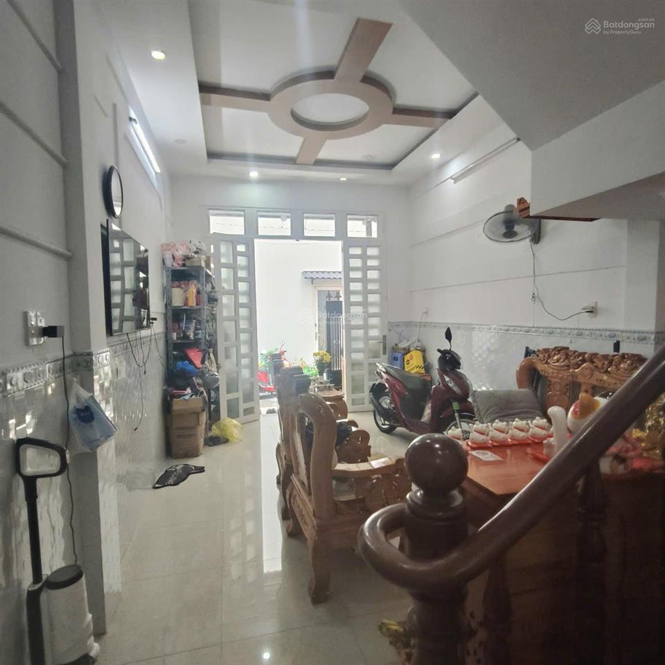 Đổi nhà cần bán gấp giá giảm nhanh từ 6,1 tỷ còn 5,9 tỷ, nhà hxh, kiên cố 1 trệt 2 lầu sân thượng
