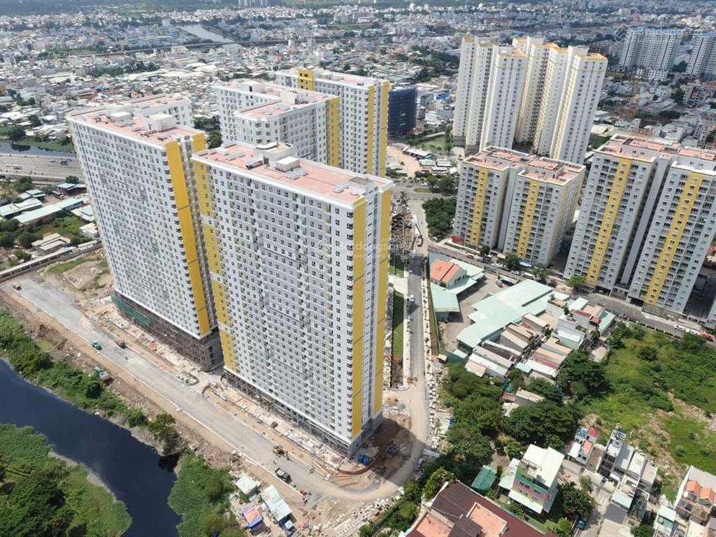 Diamond riverside cần bán 2pn căn góc, đầy đủ nội thất, chủ ít ở giá 3,5 tỷ thương lượng.