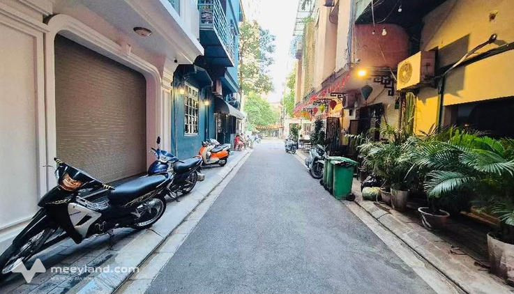 Nhà đẹp phố hiếm nhà bán - Ngay Nhà hát Chèo Việt Nam - Trung tâm Ba Đình - 30m ra phố