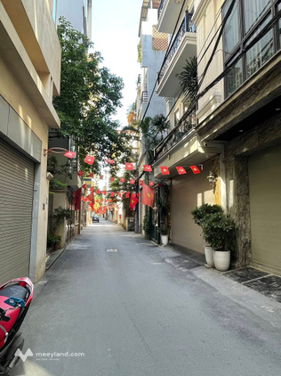Bán nhà Lạc Long Quân, Cầu Giấy - Phân lô oto