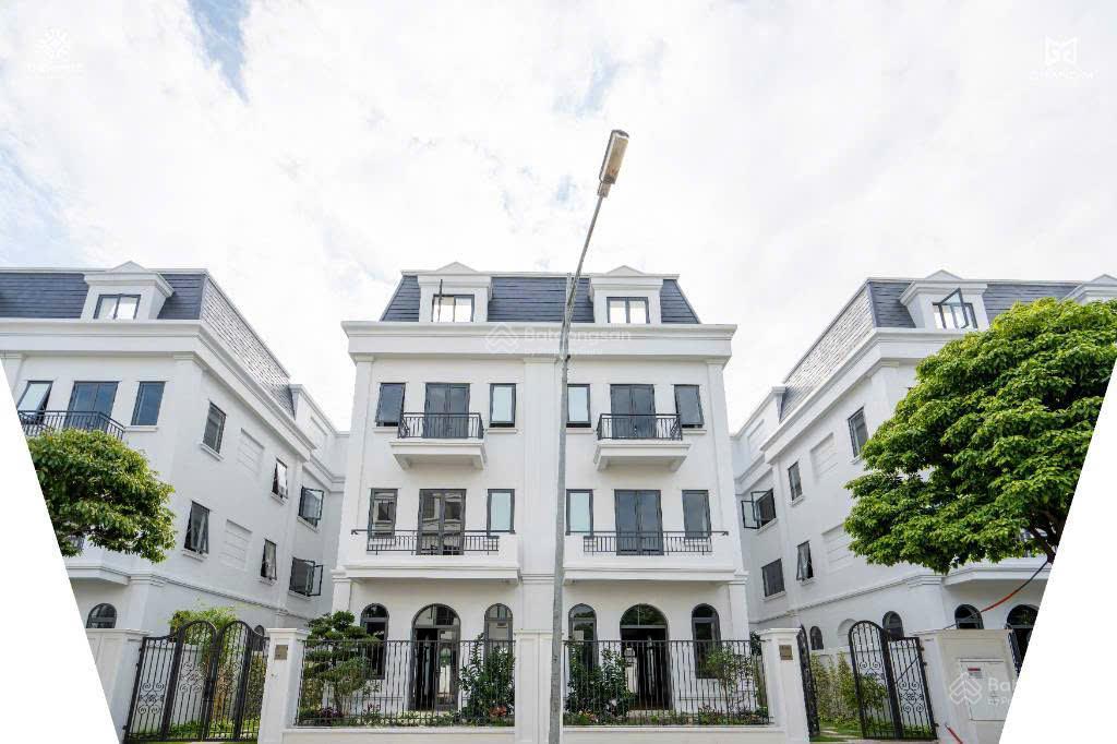 Chính chủ gửi bán căn song lập 170 m2 đất . gía siêu mềm vị trí trung tâm