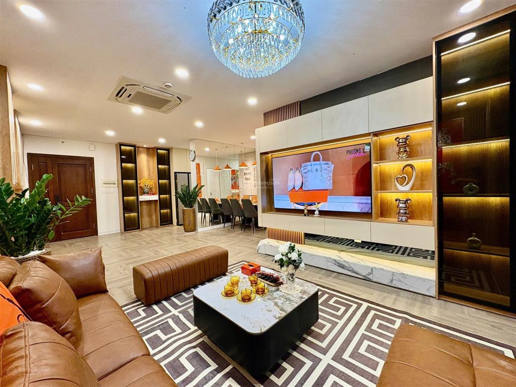 Vợ chồng tôi cần bán căn góc 99m² tại chung cư season avenue mỗ lao full nội thất giá cạnh tranh toà