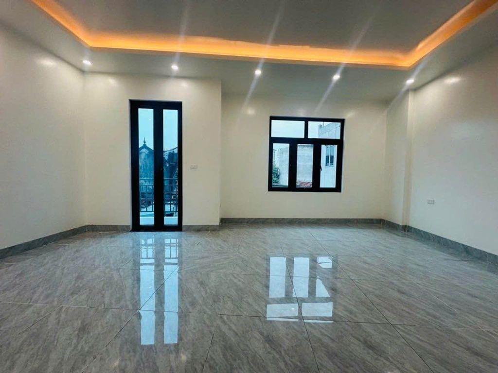 Bán nhà Trạm Trôi - Hoài Đức. Đường thông Ô tô - Mặt tiền 6m. Nhà Đẹp sẵn ở.