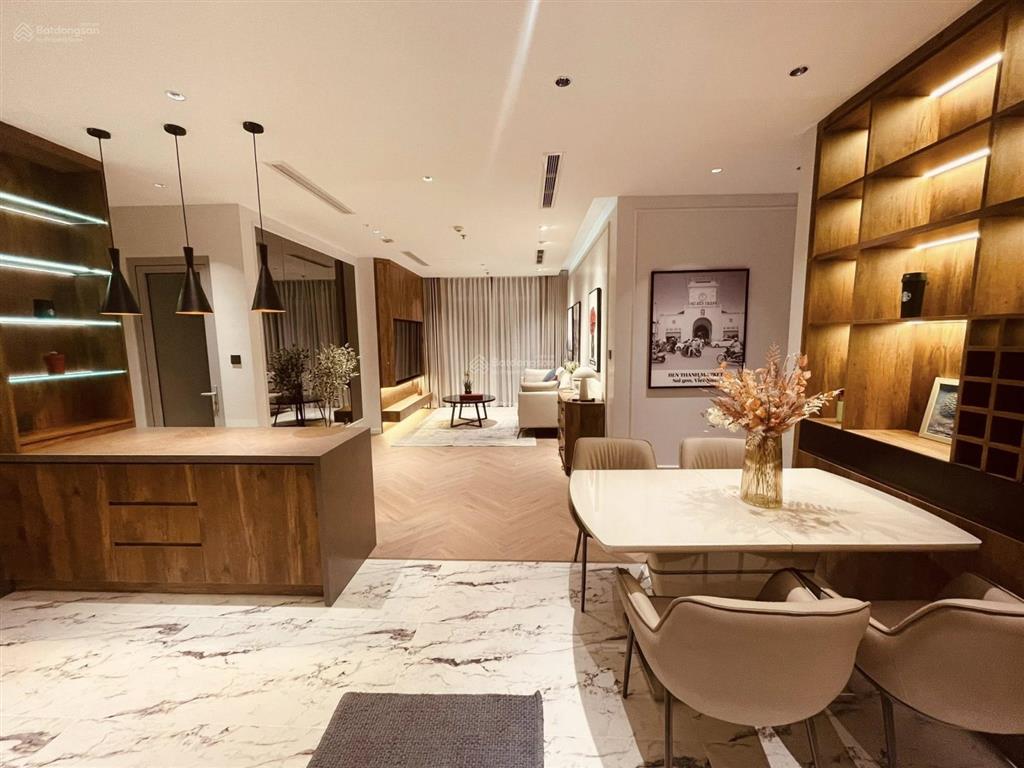 Chuyên bán căn hộ 2pn vinhomes central park giá 8.2 tỷ. 0931 441 ***