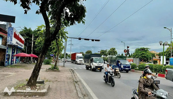 Hiếm nhà mặt phố Mậu Lương, 50m2, mặt tiền rộng 4m, vị trí đẹp, kinh doanh sầm uất, giá 19,5 tỷ