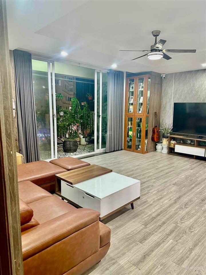 Bán căn góc 3 phòn ngủ 145m2 đẹp nhất khu. nhà đầy đủ nội thất, hướng mát. ban công rộng