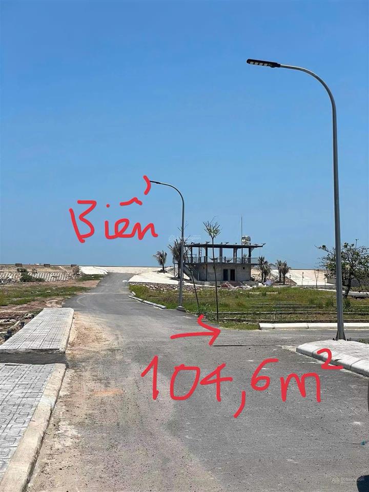 Cần bán gấp lô góc 104m2 mặt tiền 5,5m bãi tắm hải chính 1,1 tỷ
