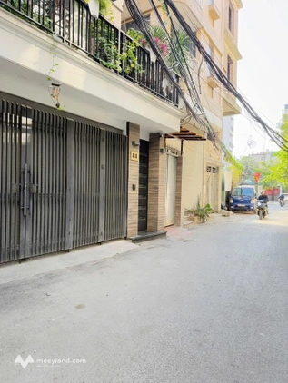 Bán nhà 279 Đội Cấn - Nhà đẹp - Full nội thất xịn - Ô tô - Kinh doanh