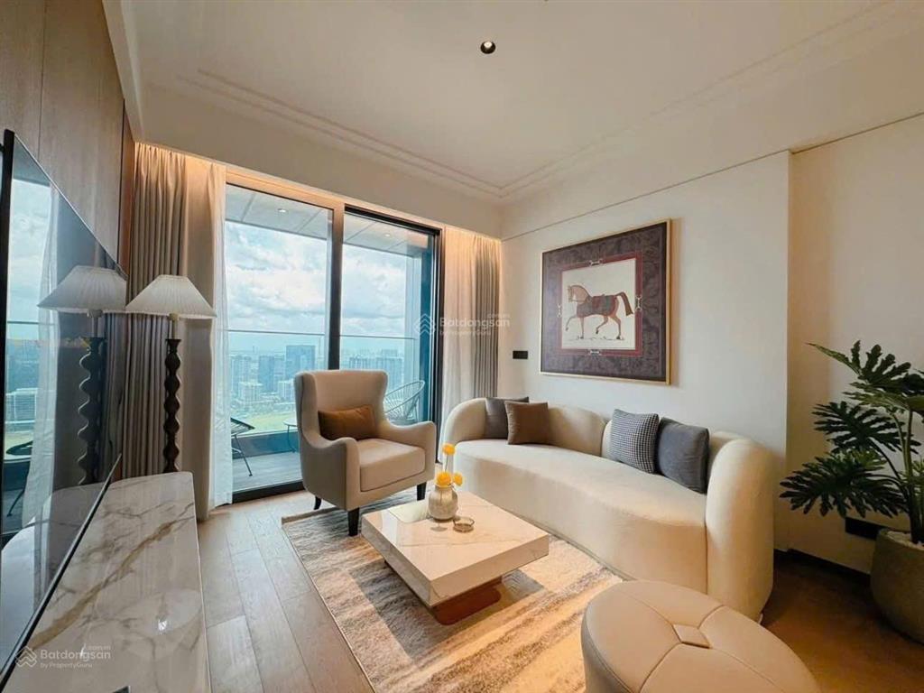 Chính chủ cần bán gấp căn hộ 2n2vs vinhomes greenbay view hồ dt 68m² full nt, giá chỉ 7,6 tỷ