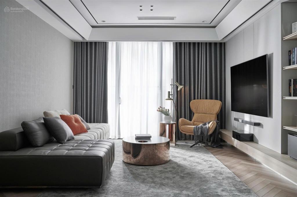 Cần bán gấp căn 2n2wc, dt75m2, view hồ tây, full nội thất tại vinhomes metropolis. giá 14tỷ, sẵn sổ