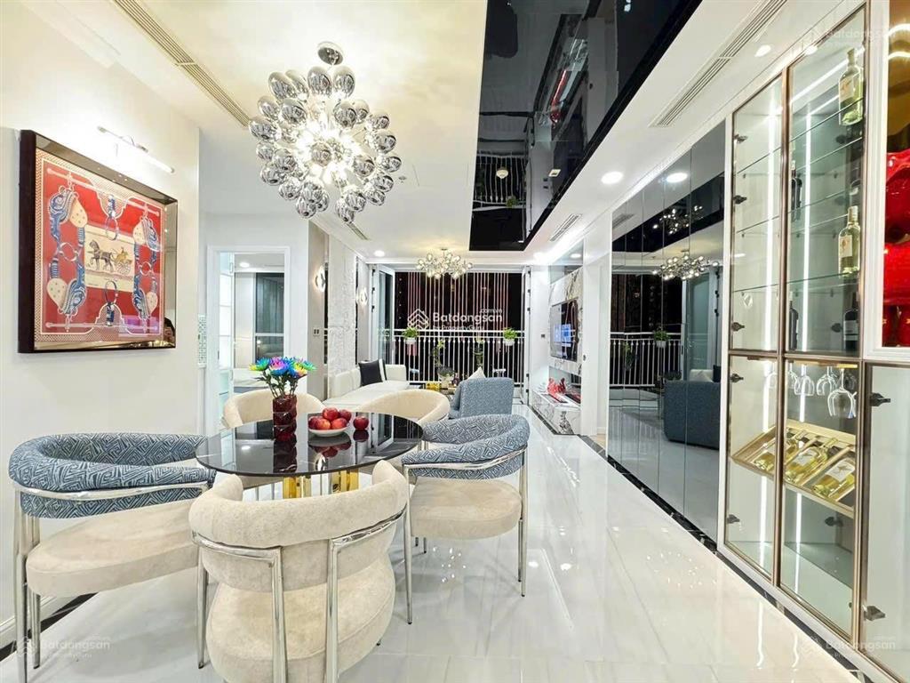 Chủ gửi bán căn hộ cc lữ gia plaza, duplex dt 170m2, 5pn, 4wc có sổ hồng, giá bán 8.2 tỷ trân