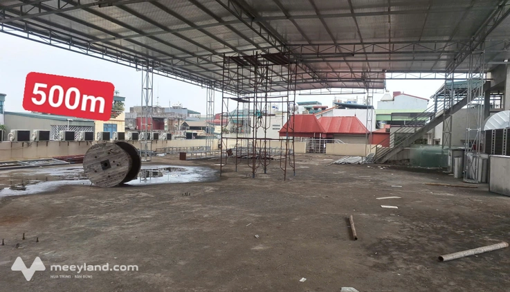 Cho thuê sân thượng, 500m2, sẵn mái