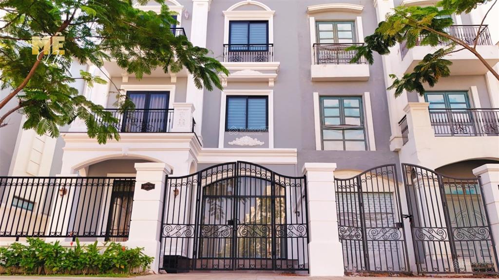 Một trong số ít căn biệt thự song lập 200m² khu compound chính chủ bán 135 triệu/m2