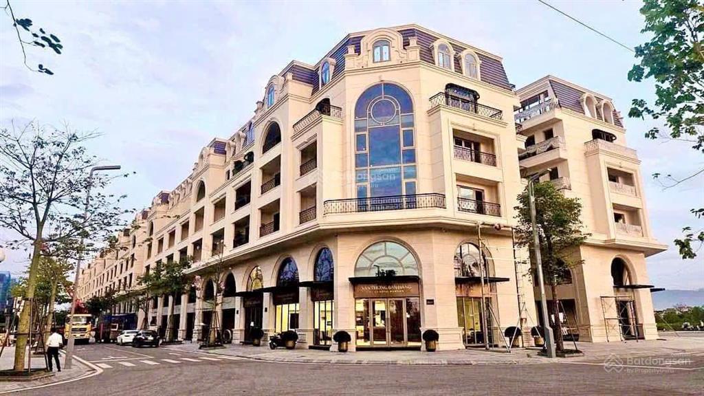 Chính chủ cần bán căn shophouse 2 mặt tiền, vị trí vip khang phát diamond central