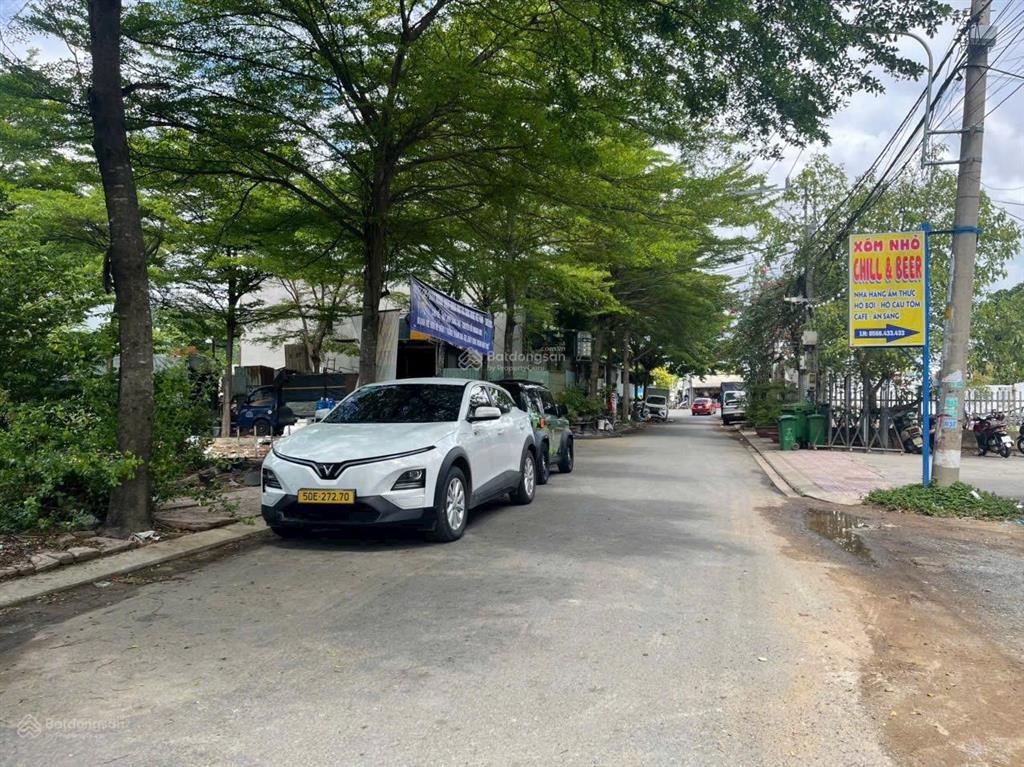 Cần bán đất 50m2 trục đường 8m kế bên vinhomes giá 3,05 tỷ xây đc 5 tầng giá tốt nhất khu vực này