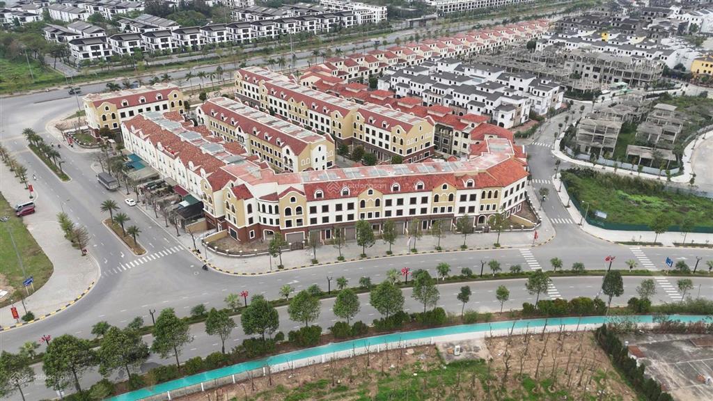 Vista palma shophouse duy nhất đối diện tháp đôi biểu tượng sổ đỏ lâu dài vốn 30% nhận nhà ngay