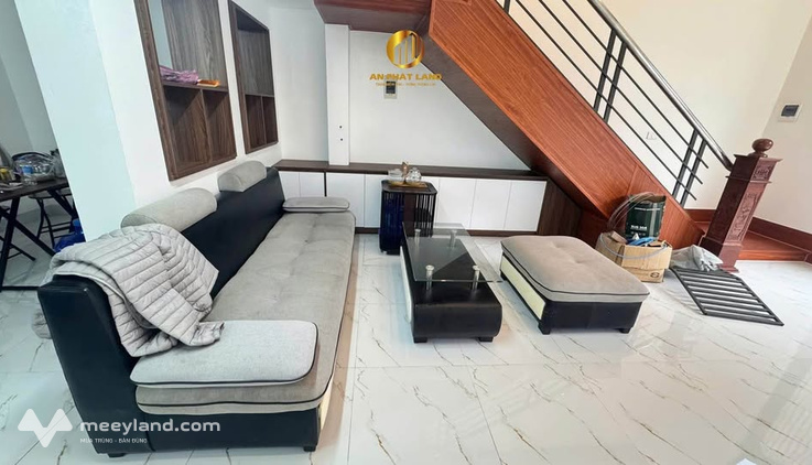 Bán nhà 3 tầng kiên cố, full tiện nghi ngay phường Hoa Lư