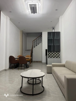 Bán nhà phố 3 tầng, sổ riêng chính chủ, gần phố đi bộ Hạc Thành