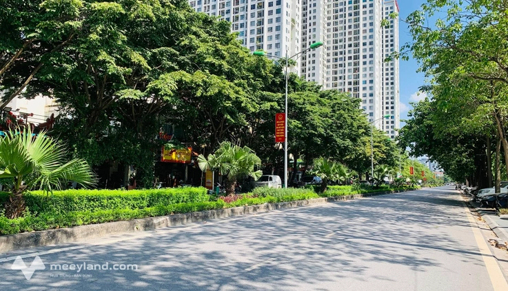 Bán căn hộ chung cư Thành phố Giao Lưu, 76m², 3 phòng ngủ, full nội thất, gần ngay hồ điều hòa