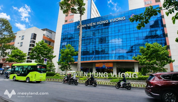 Bán nhà Quận 5, 62m², ngang 6.2m x 10m, sổ hồng riêng, xe hơi đỗ cửa, giá chỉ 3.3 tỷ