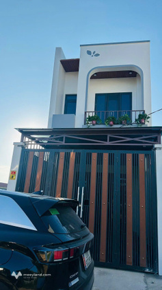 Bán nhà 2 tầng đẹp, full nội thất, đối diện Đại học Y khoa Vinh