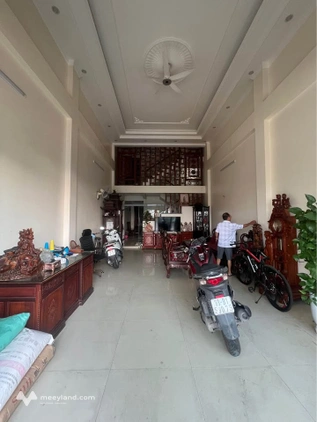 Chính chủ gửi bán nhà mặt đường khu vực Bãi Viên, giá 7.9 tỷ, rất phù hợp để ở kết hợp kinh doanh