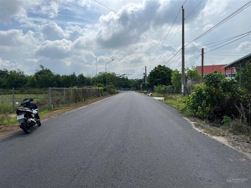 Cần bán 2500m2 mặt tiền đường lớn cách biển hồ tràm khoảng 2km. 22m x 115m giá 15,5 tỷ