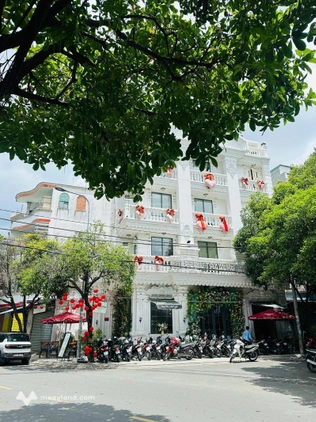 Sang nhượng quán cafe 1 trệt 1 lầu, diện tích sàn 70m vuông 2 mặt tiền